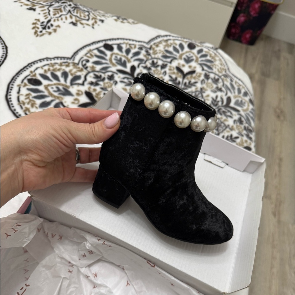 Katy Perry kids girls toddler 11 shoes boots pearly beaded velvet block heel